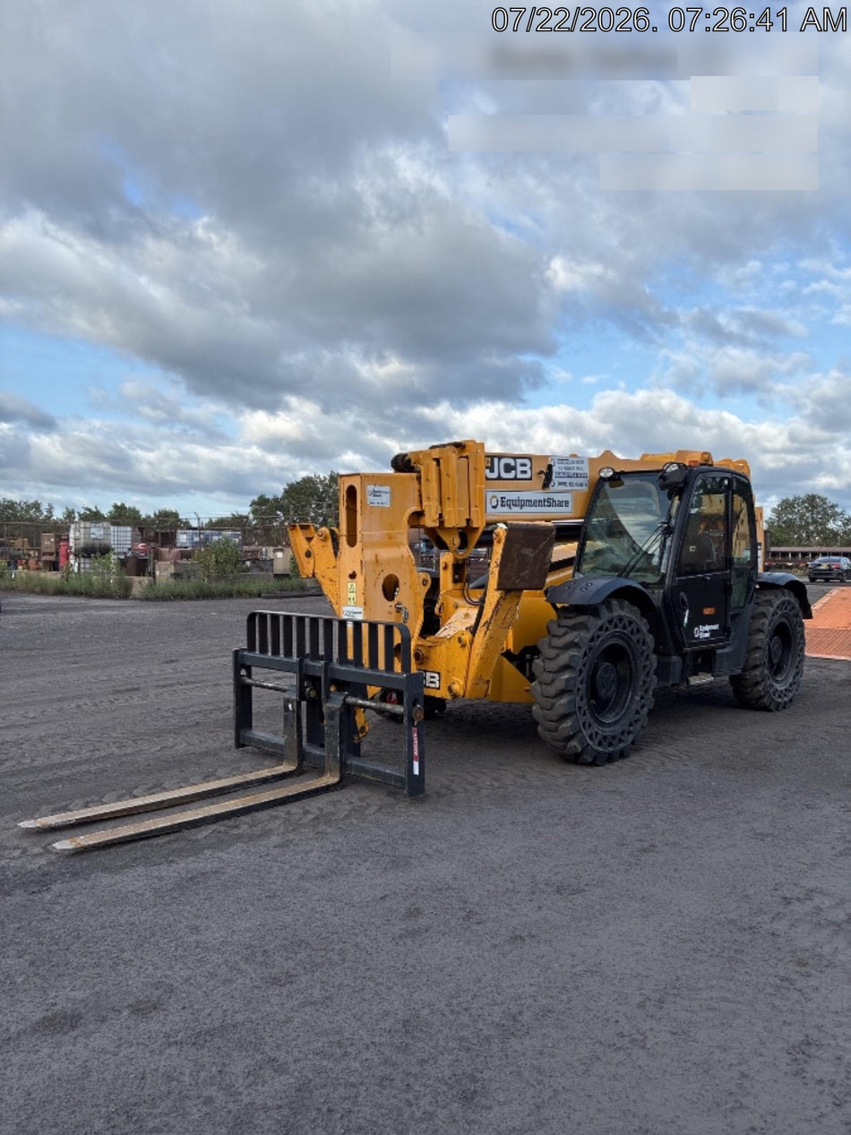 2019 JCB 512-56 74 HP w/CAB/HVAC, Beacon, Aux Hydraulics, Worklights, Solid Tires, 60" Carriage/Forks