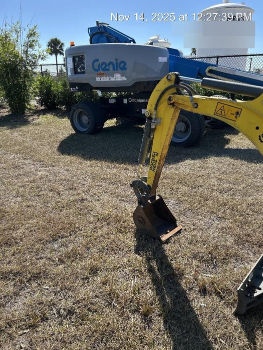 2017 Wacker Neuson 803 Wacker Neuson 803 Mini - Canopy Base/12" Bucket