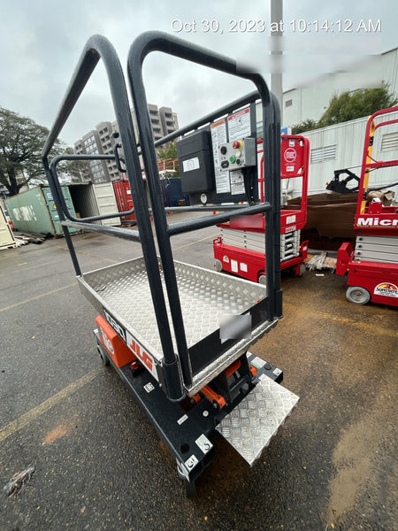 2023 JLG 1030P