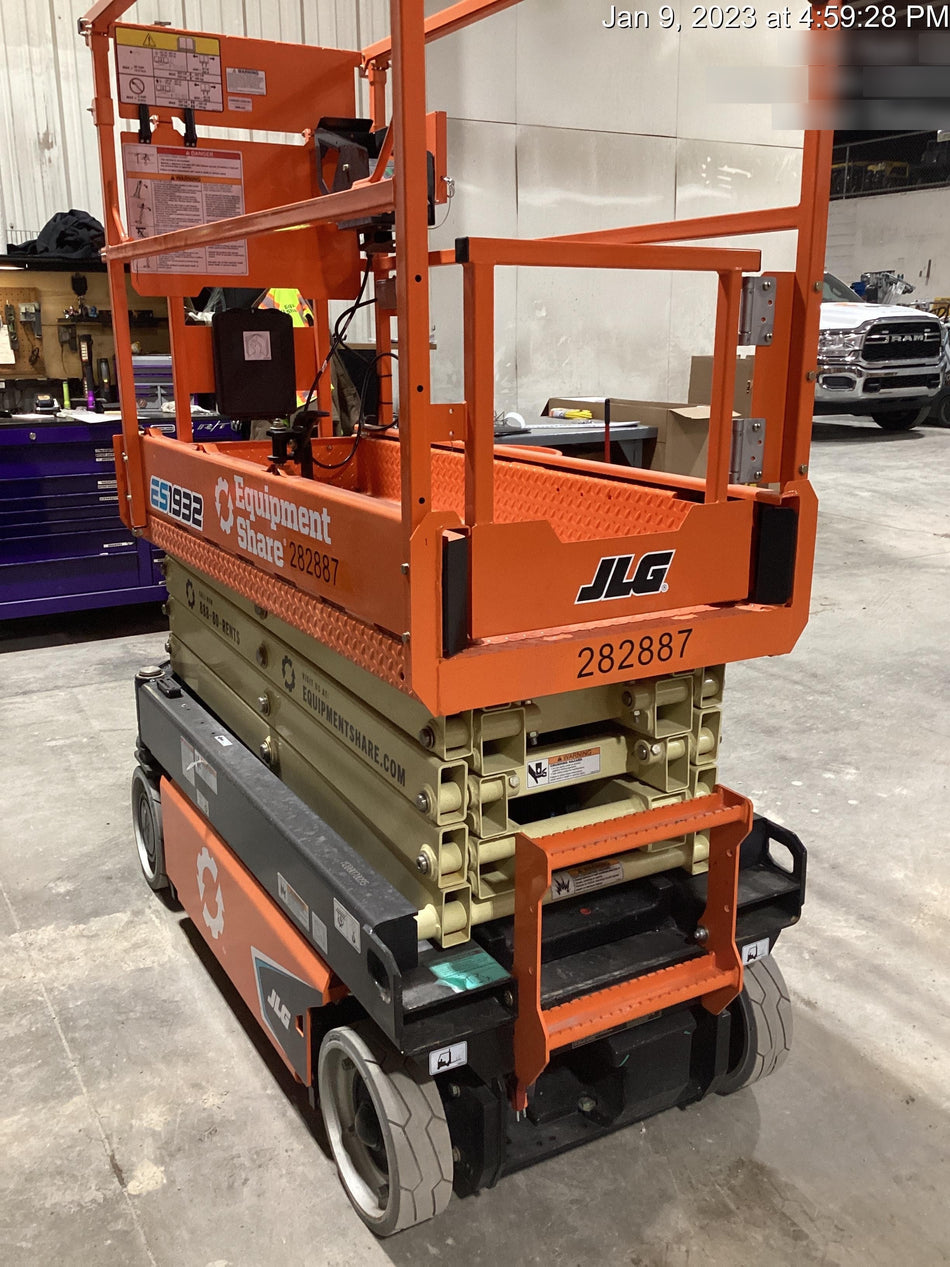 2022 JLG ES1932