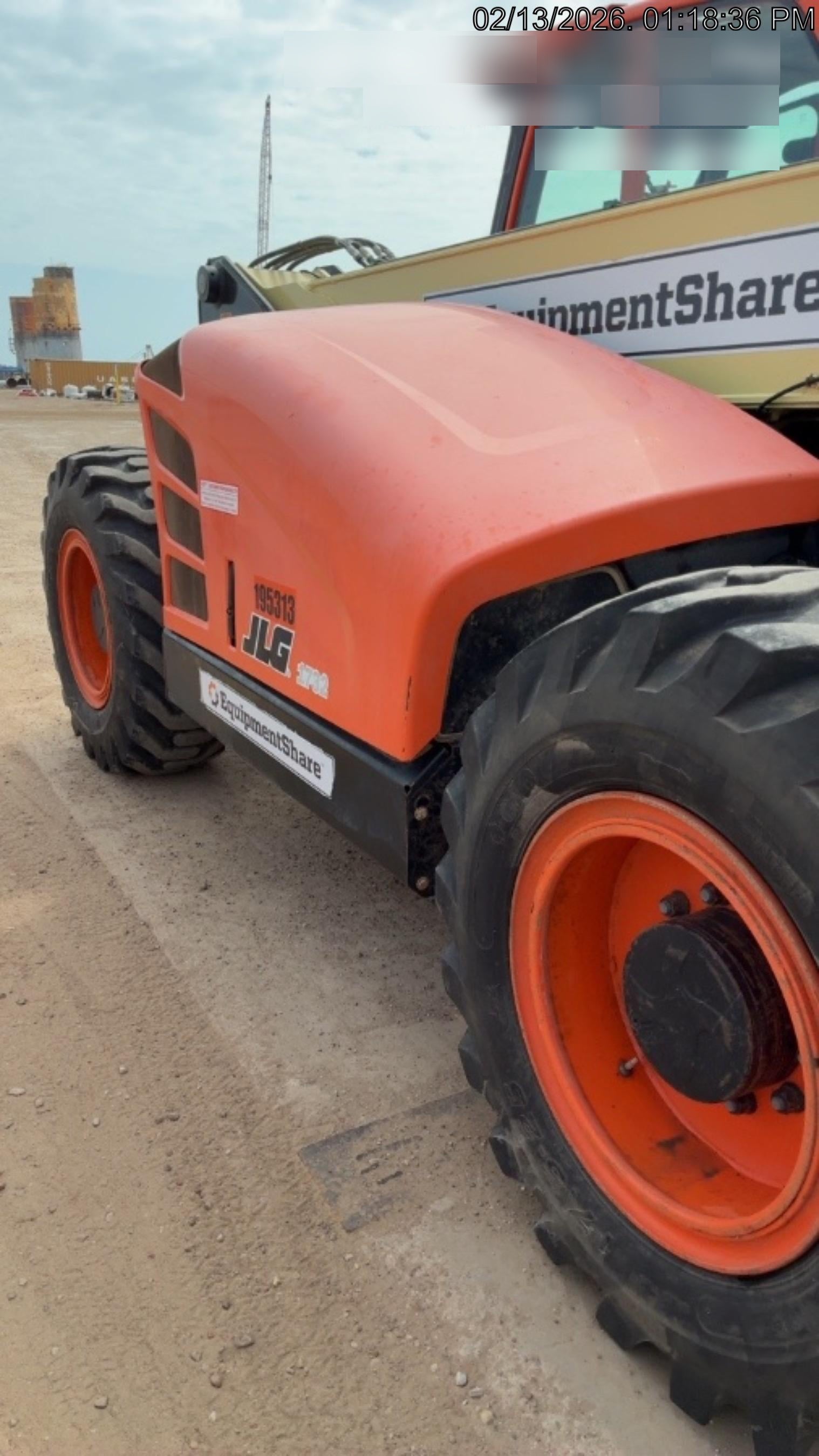 2021 JLG 1732