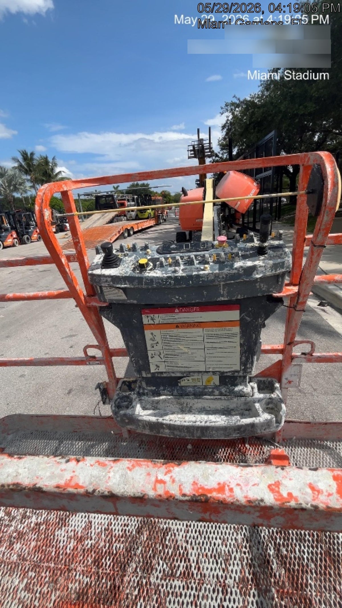 2023 JLG 460SJ