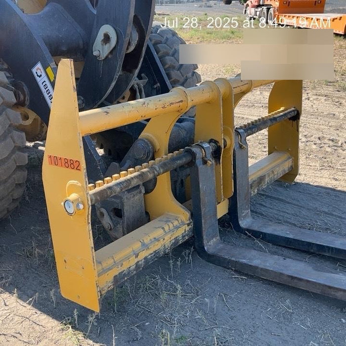 2020 JOHN DEERE 96" Loader Fork Carriage - John Deere