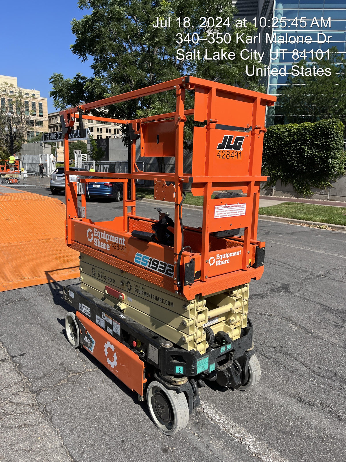 2024 JLG ES1932