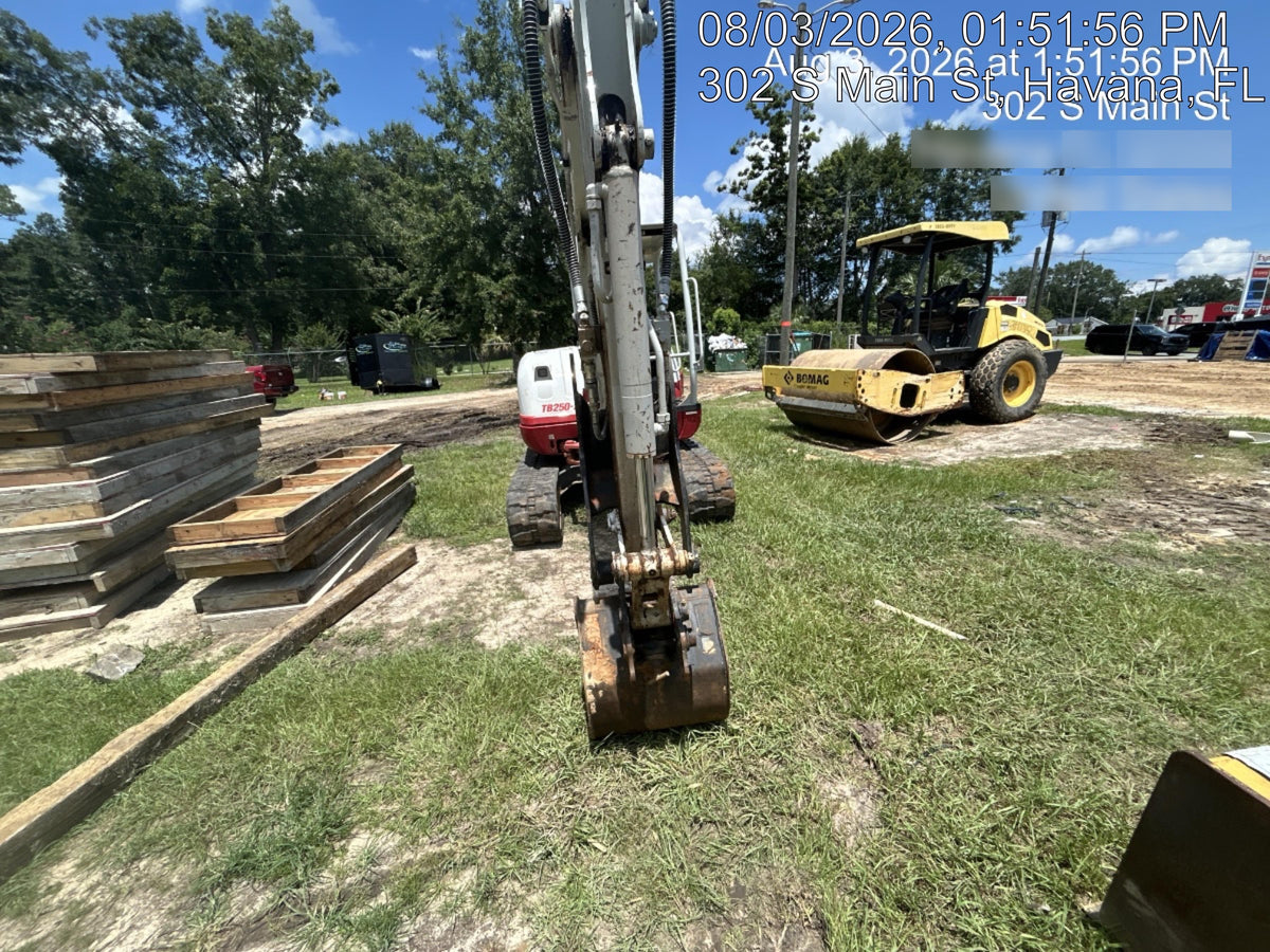 2025 TAKEUCHI TB250-2R