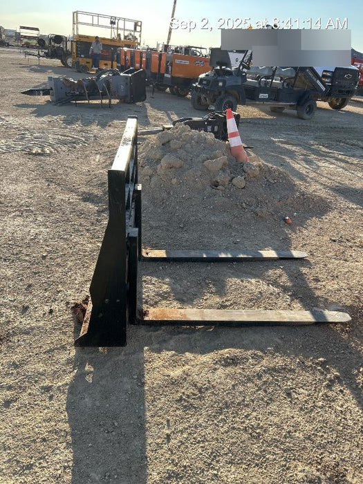 2025 ARROW MATERIAL HANDLING 48" Pallet Forks - Arrow