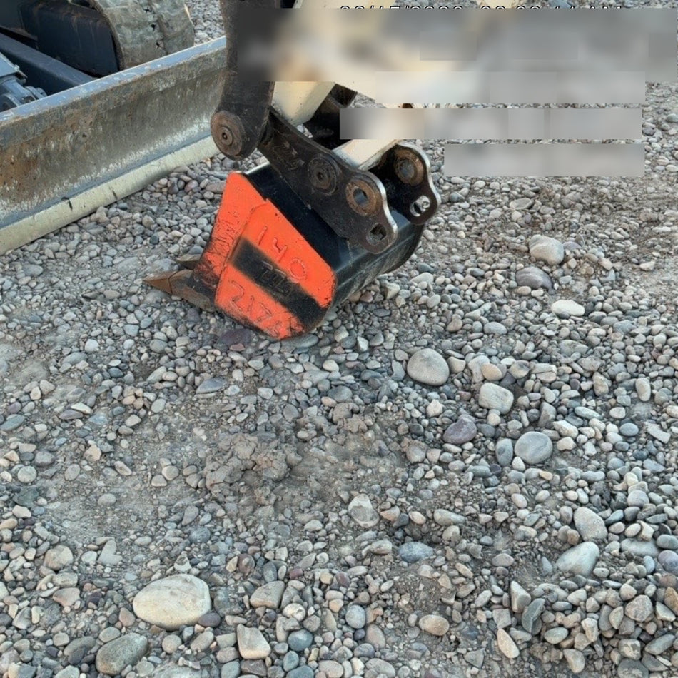 2025 TAKEUCHI 18" HD Bucket - Takeuchi
