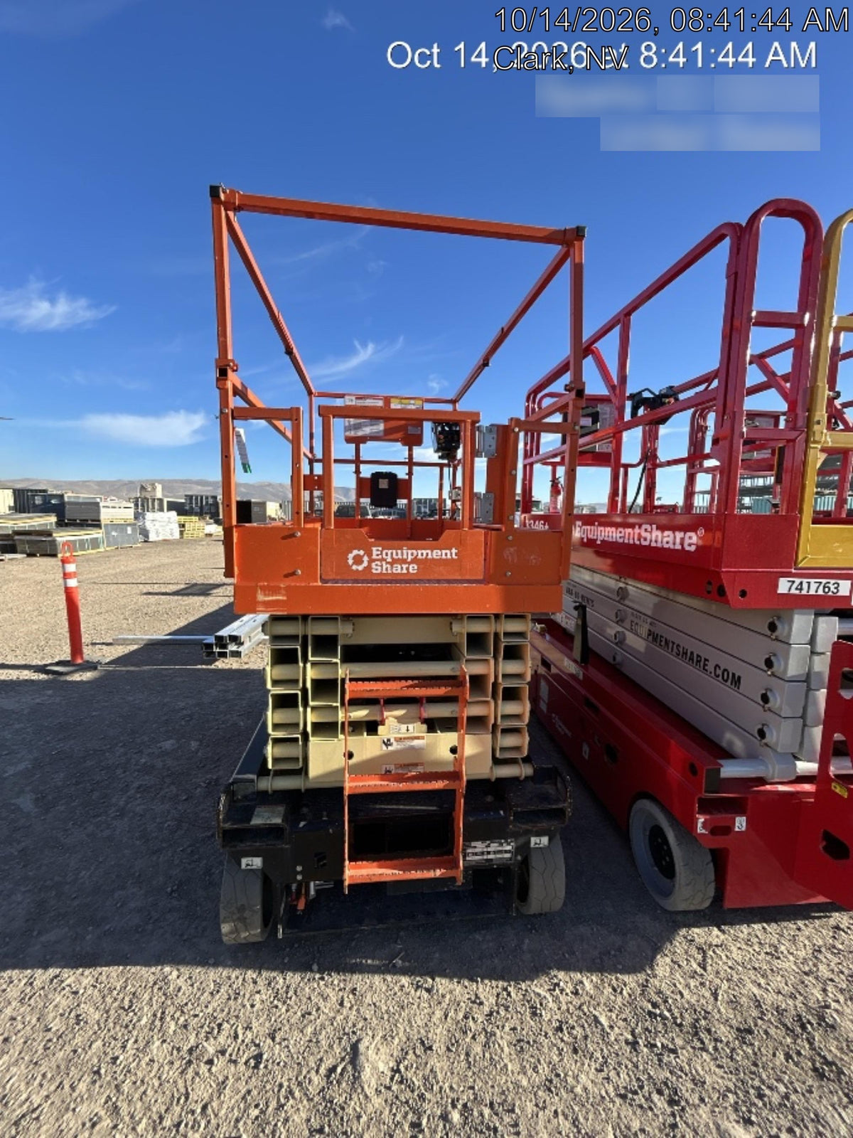 2022 JLG ES3246