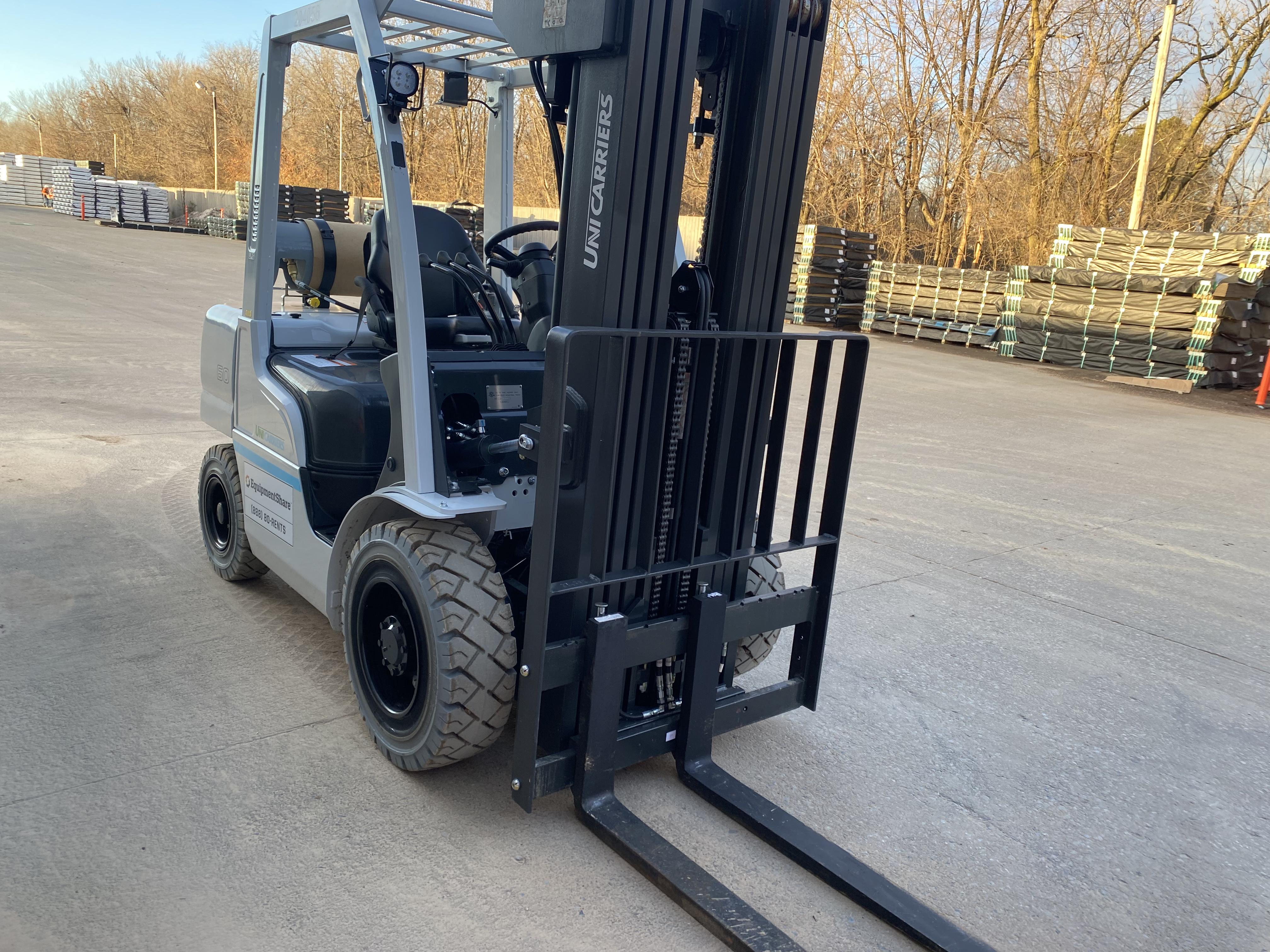 2019 UNICARRIER MUG1F2A30DV QUAD