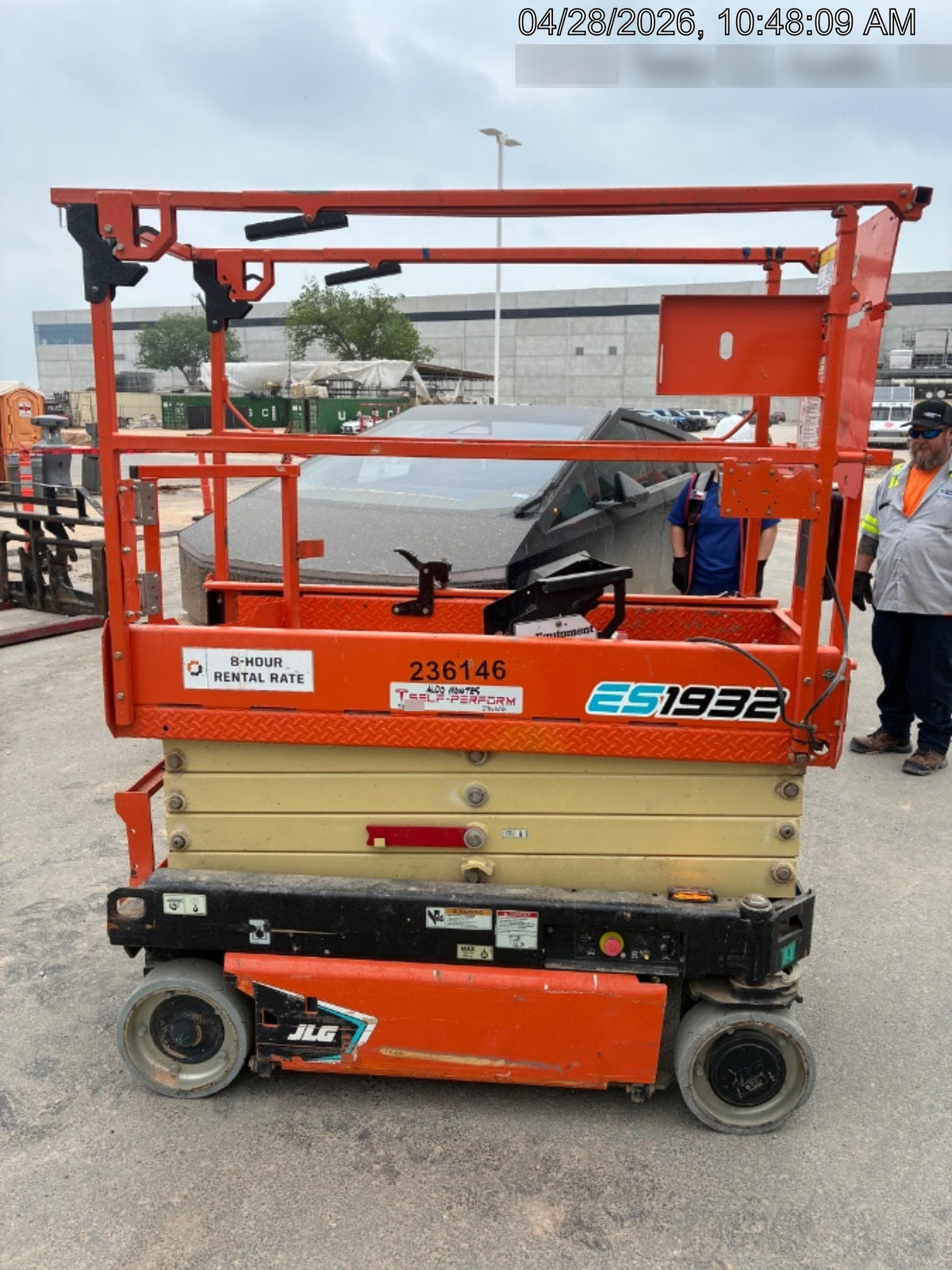 2022 JLG ES1932