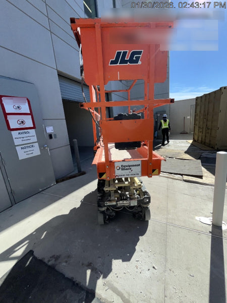 2021 JLG ES1330L