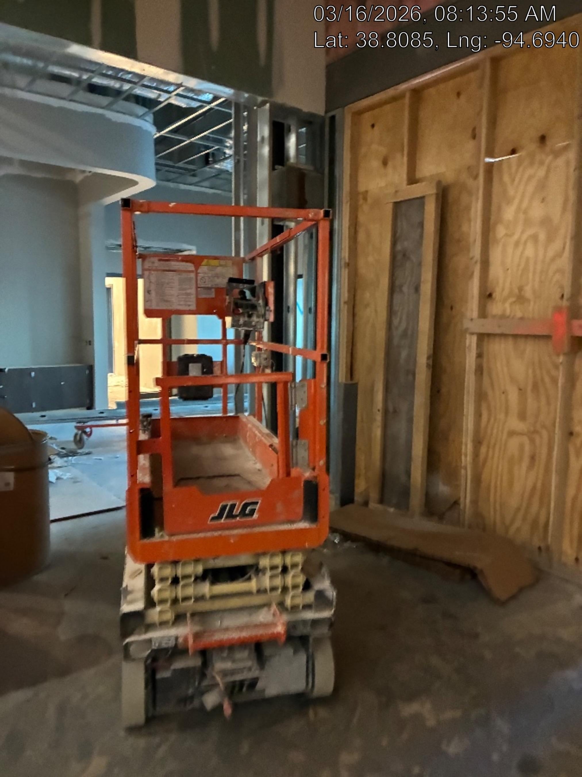 2022 JLG ES1330L