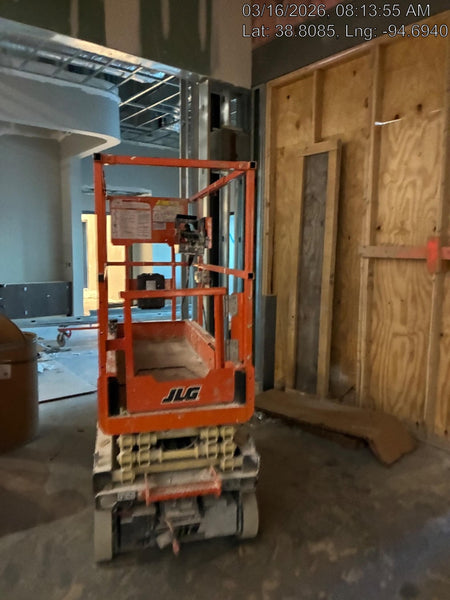 2022 JLG ES1330L