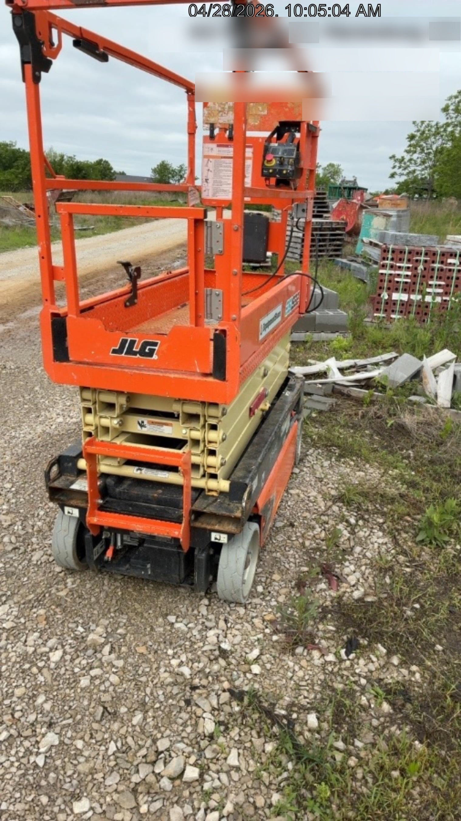 2021 JLG ES1932