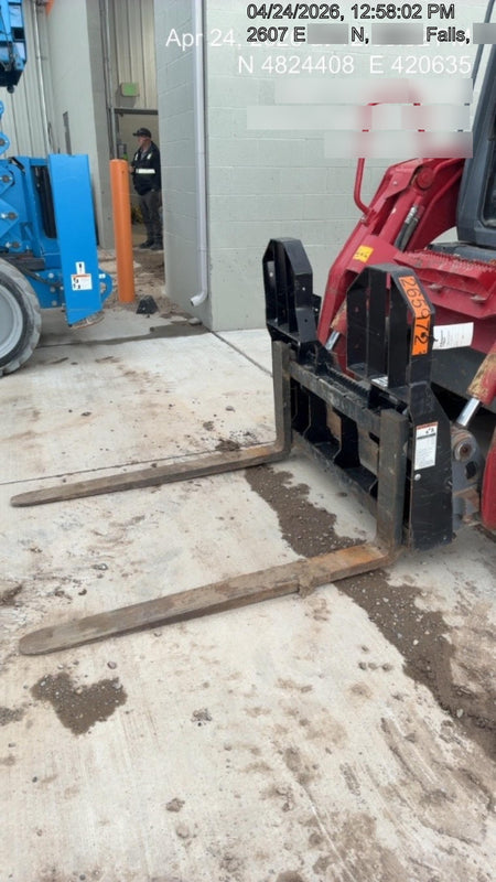 2021 TAKEUCHI 48" Pallet Forks - Takeuchi