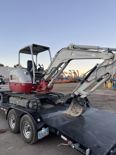 2022 TAKEUCHI TB235-2R