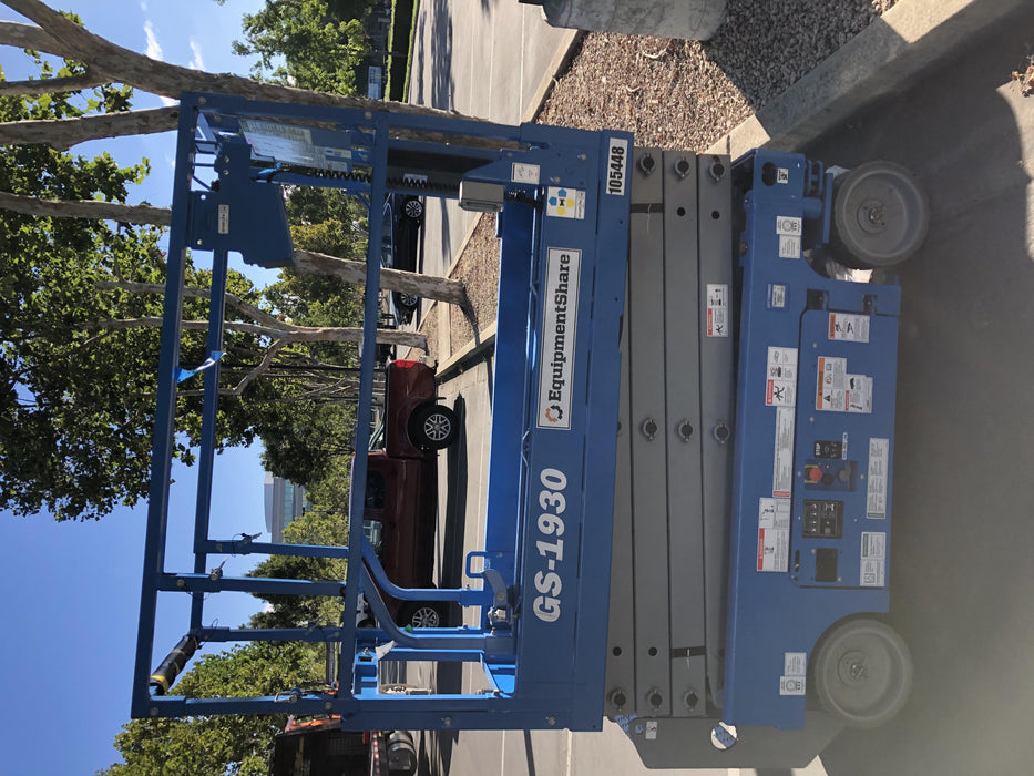 2020 Genie GS-1930 Solid Non Marking Tires, Beacon, Folding rails with half height swing gate, 800W Inverter
