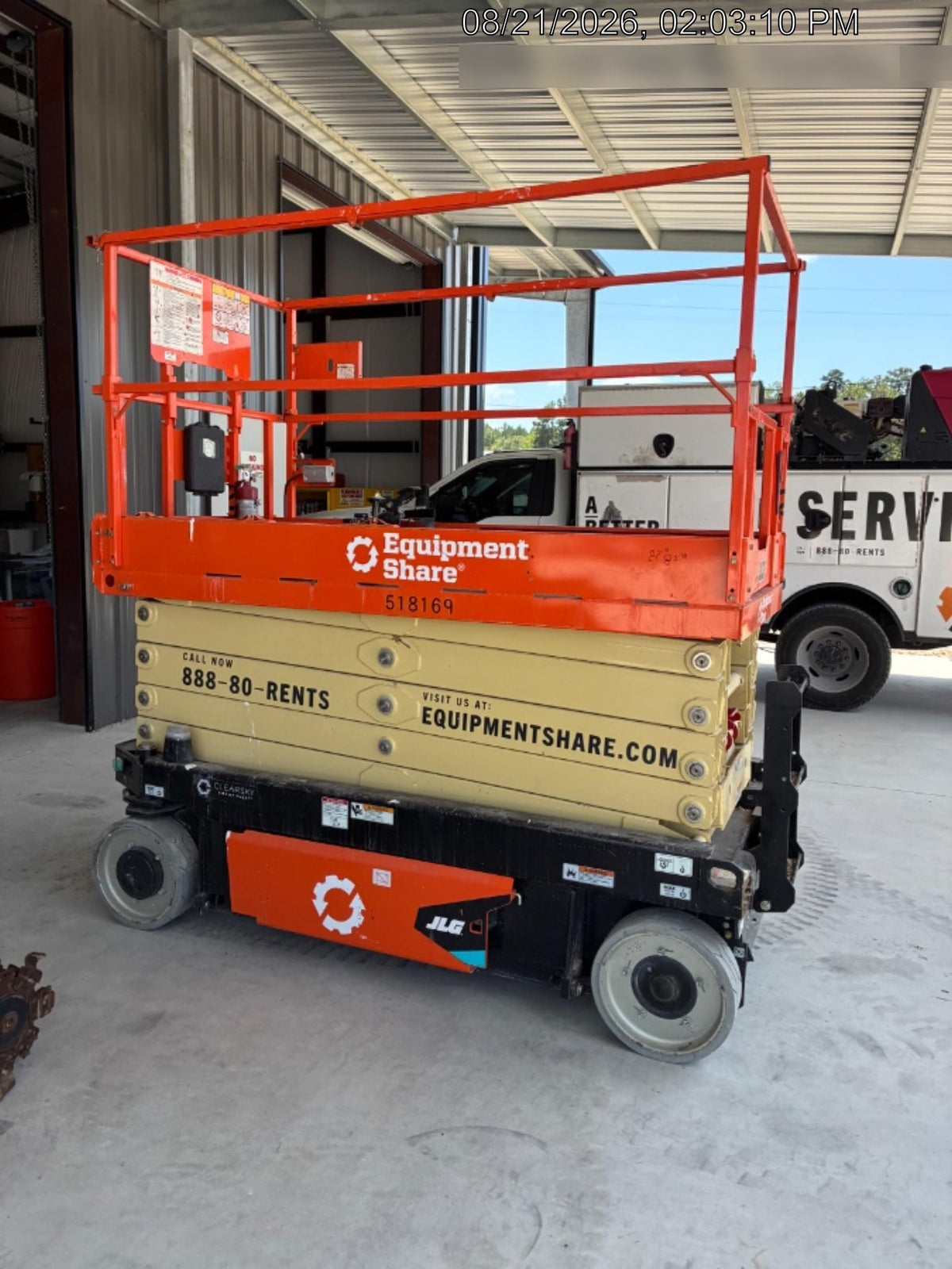2025 JLG ES3246