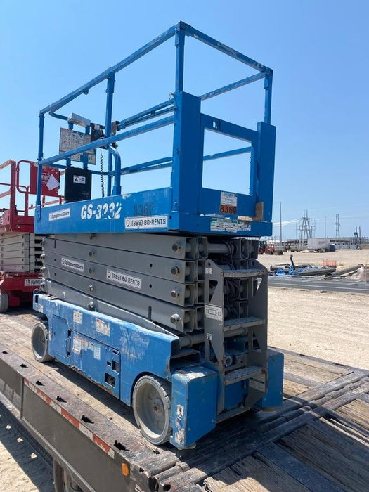 2018 Genie GS-3232 Genie GS3232 Lift w/Folding Rails and Swing Gate
