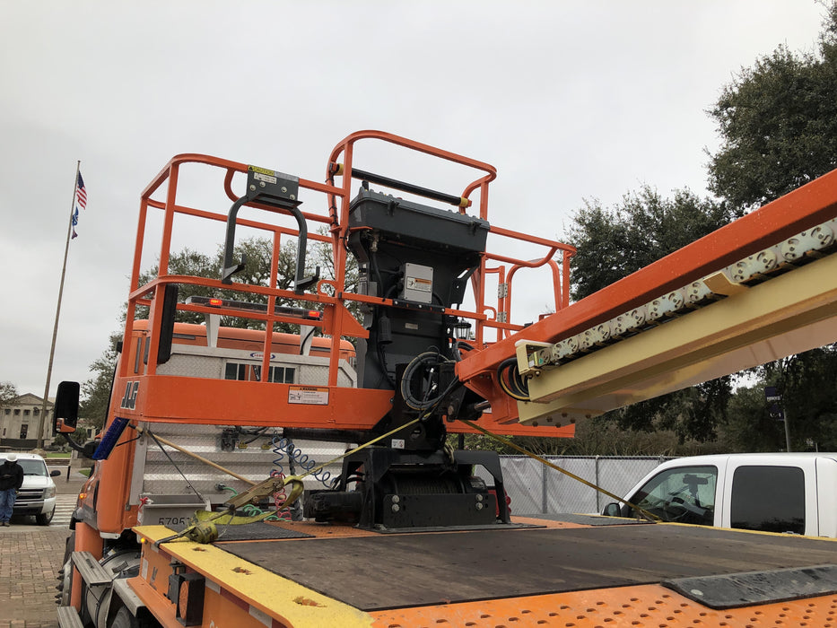 2019 JLG 400S