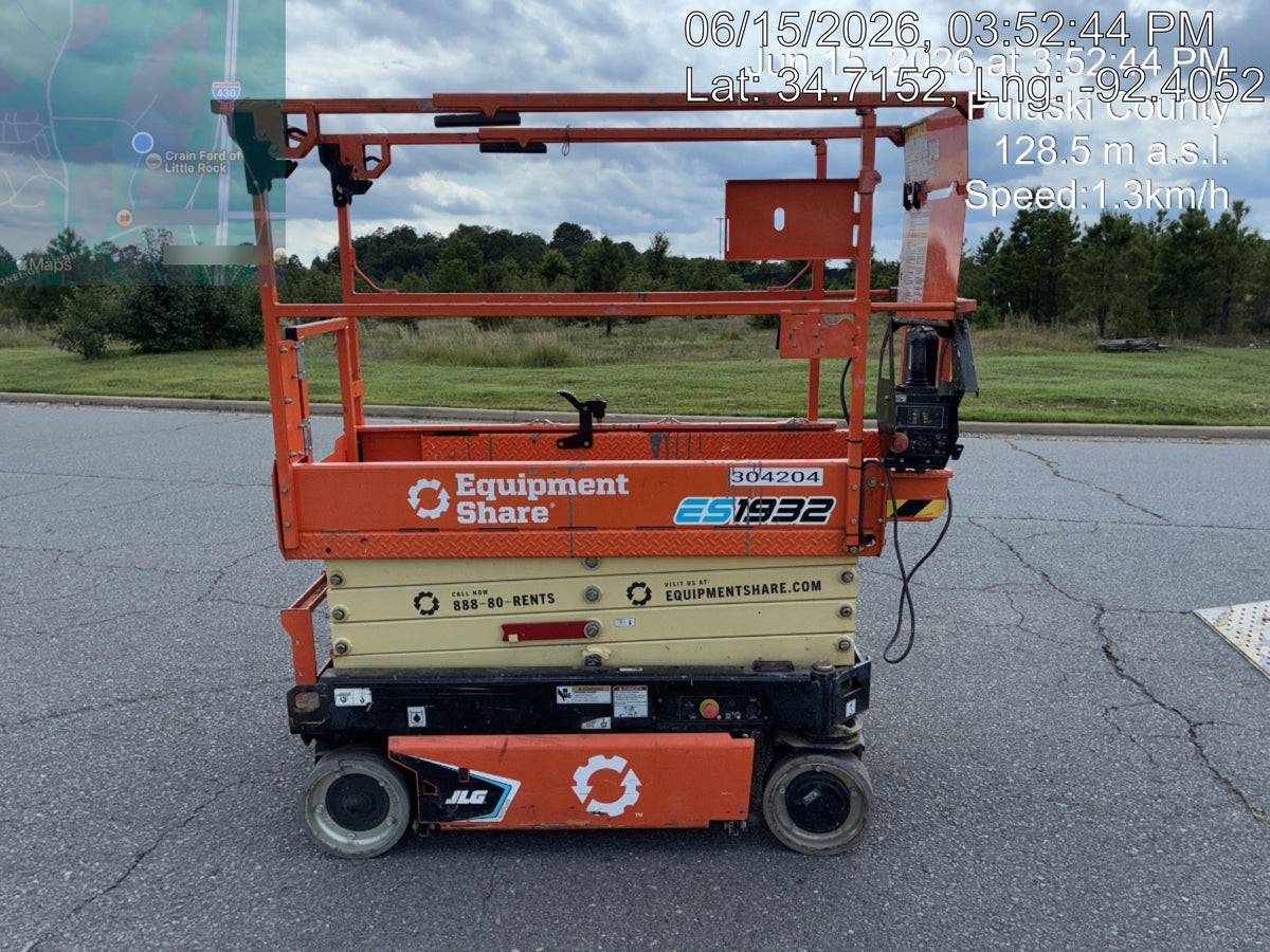 2023 JLG ES1932