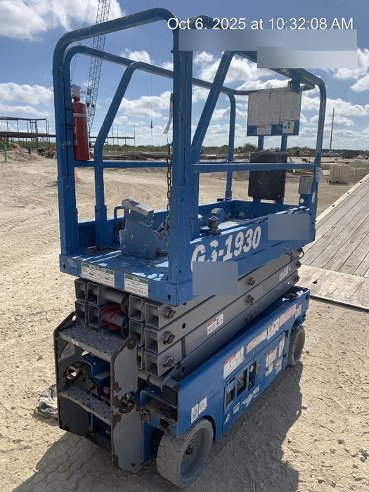 2019 Genie GS-1930 Fixed rails with chain Entry