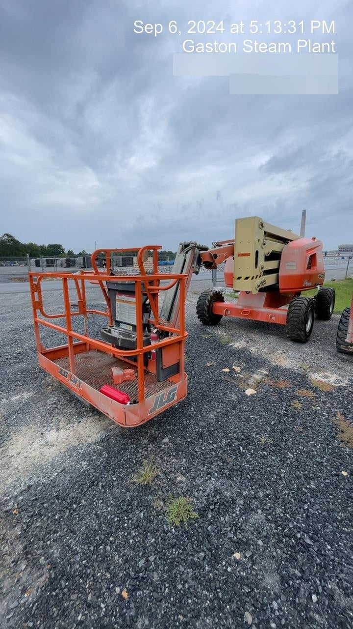 2022 JLG 450AJ