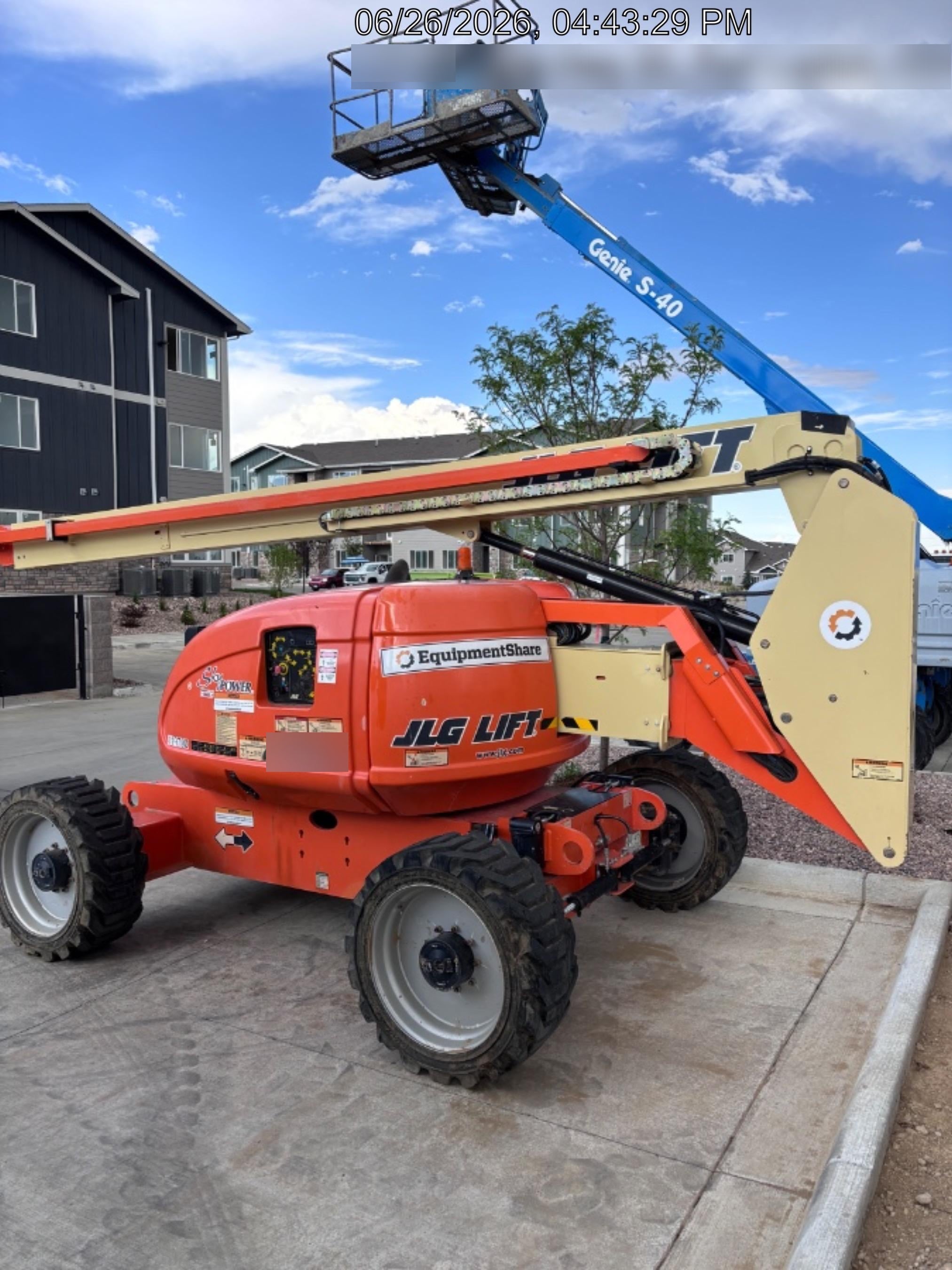 2021 JLG 600AJ