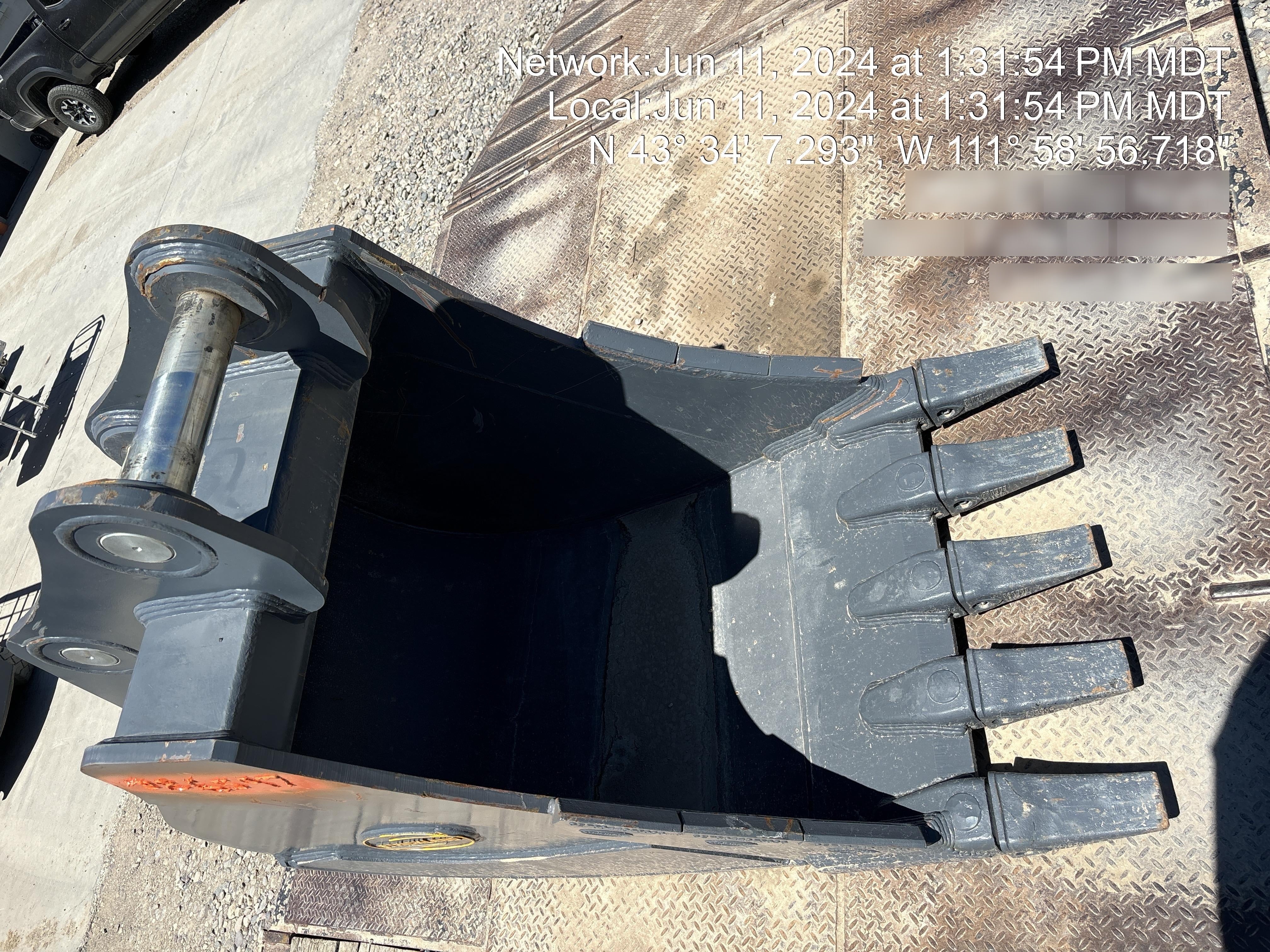 2023 STRICKLAND 36" Bucket  56-65K - Strickland