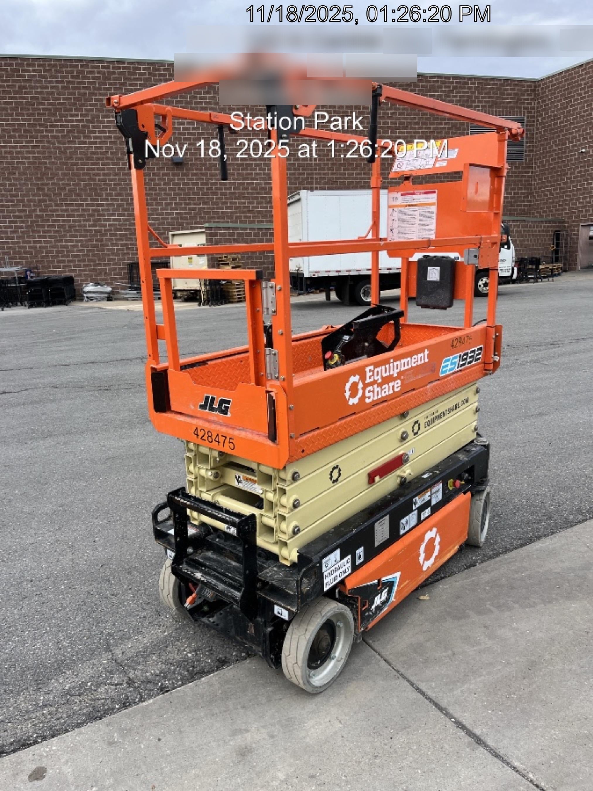 2024 JLG ES1932