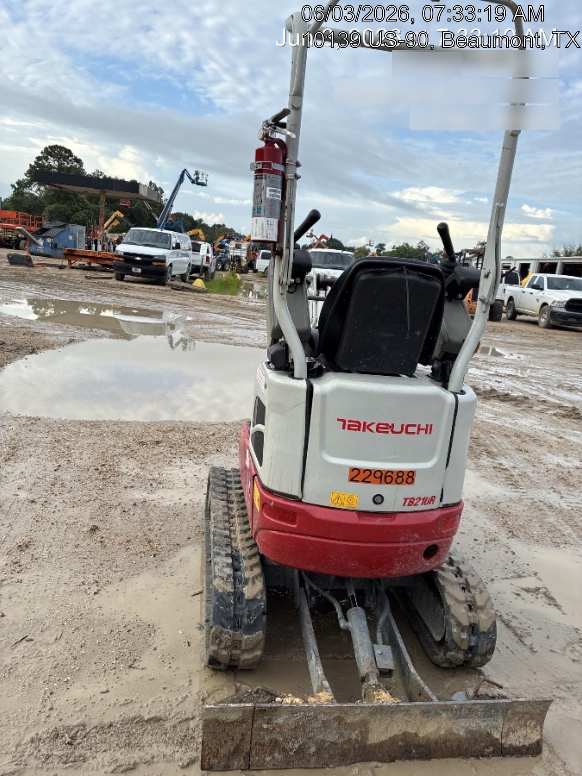 2022 TAKEUCHI TB210R