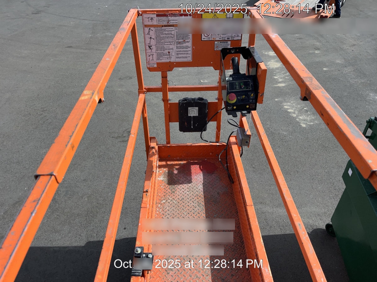 2022 JLG ES2632