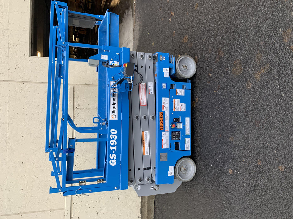 2020 Genie GS-1930 Solid Non Marking Tires, Beacon, Folding rails with half height swing gate, 800W Inverter