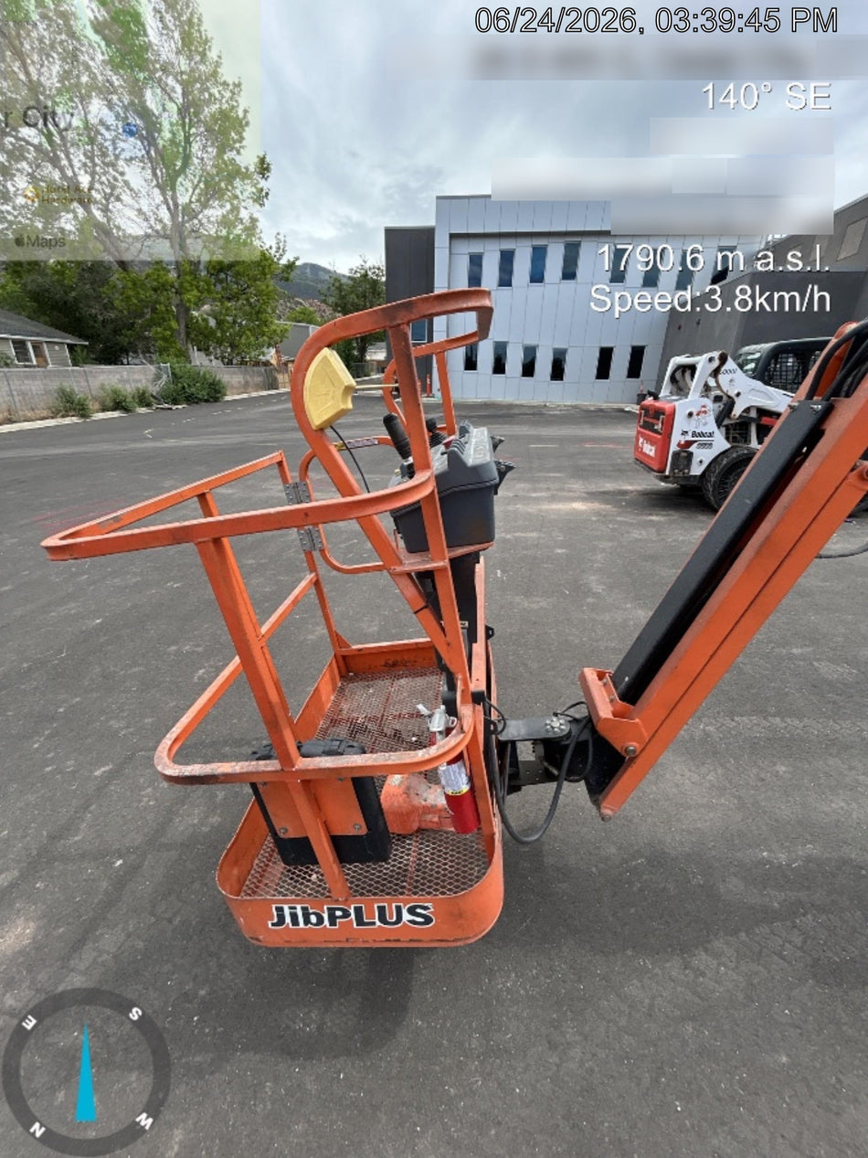 2019 JLG E300AJP