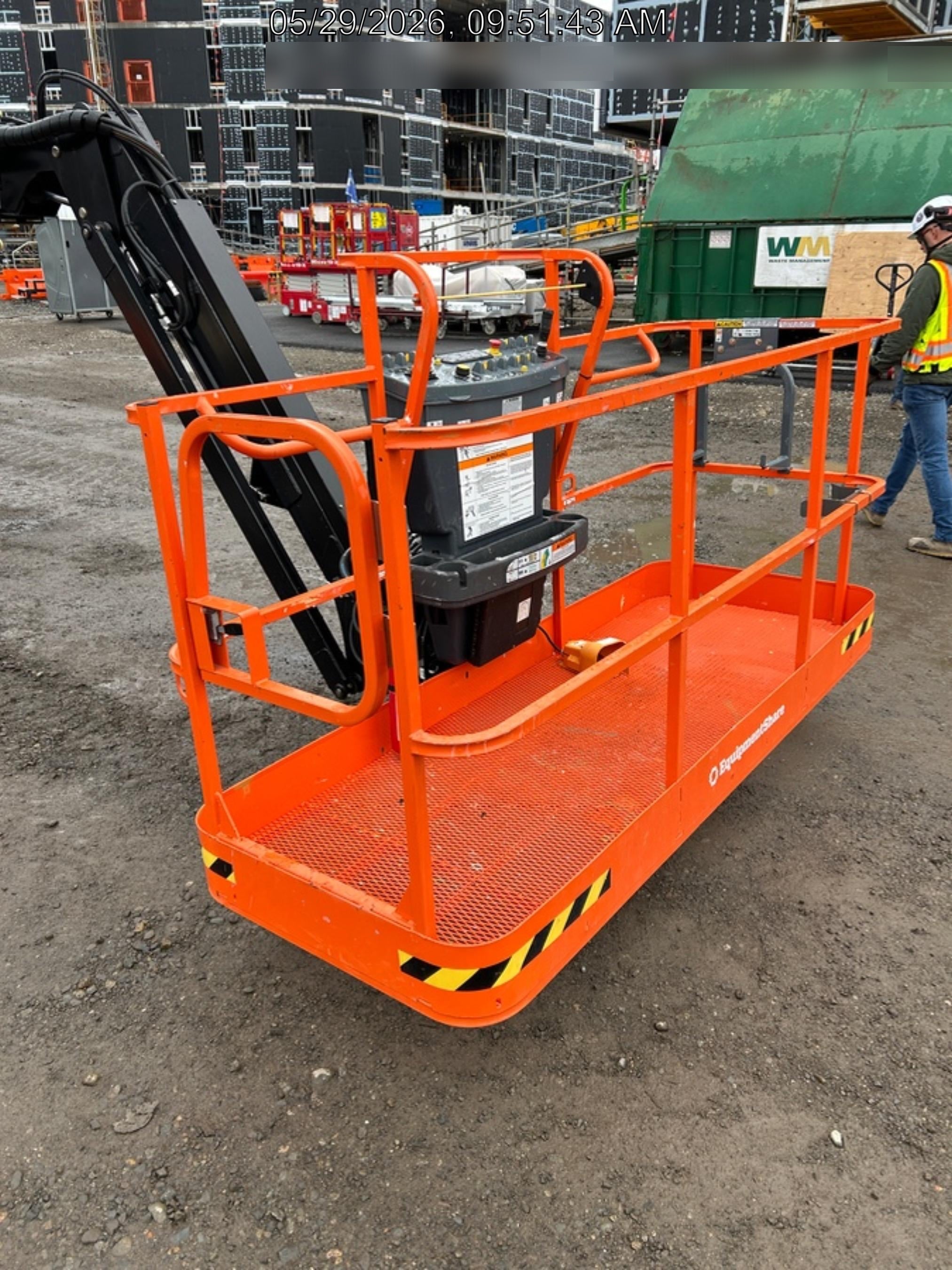 2025 JLG 660SJ
