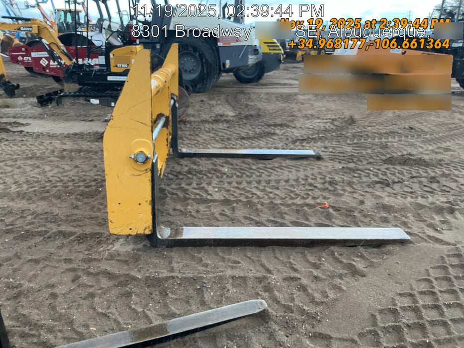 2020 JOHN DEERE 96" Loader Fork Carriage - John Deere