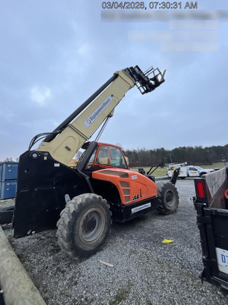 2022 JLG 1075