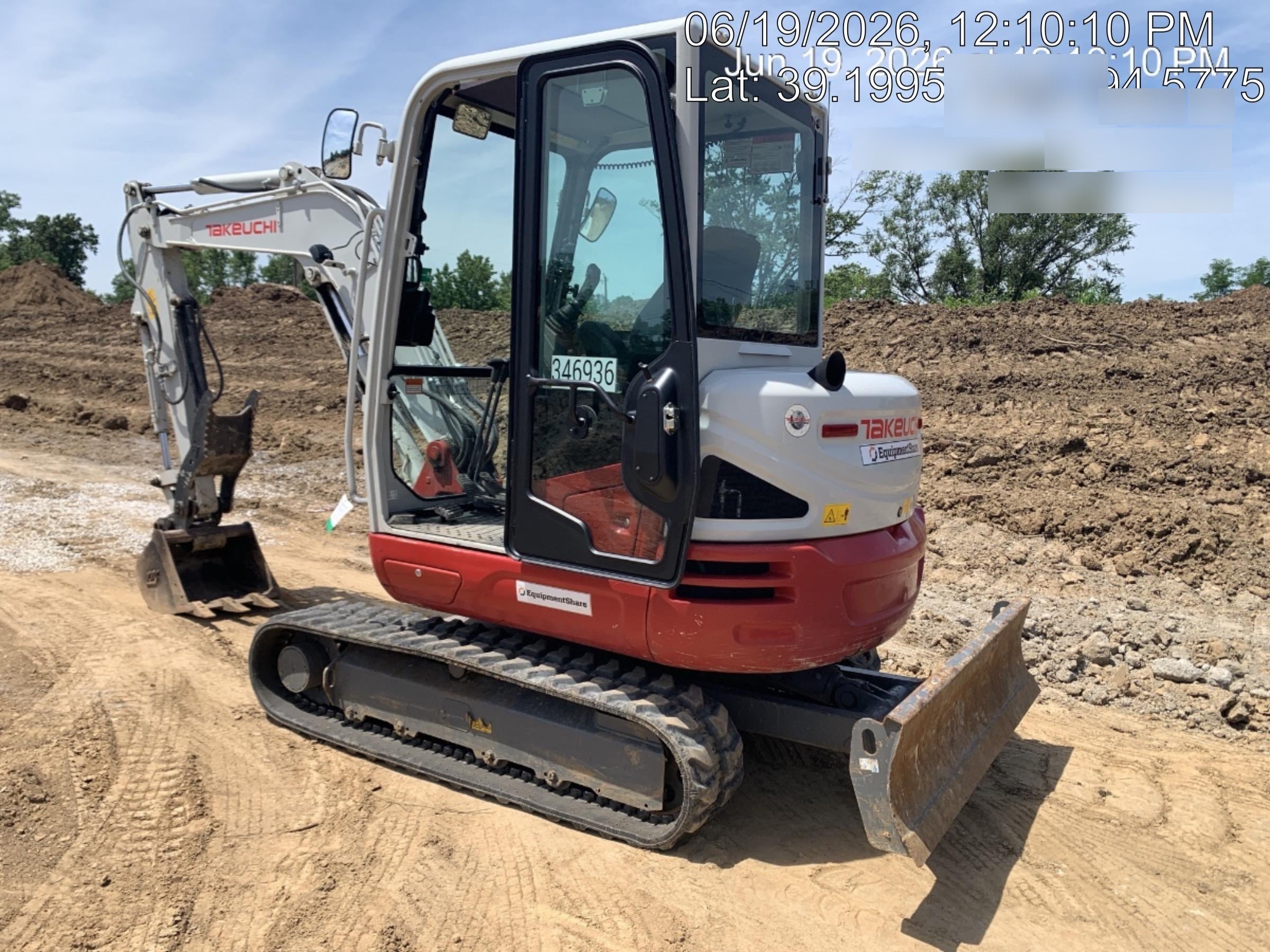 2023 TAKEUCHI TB240-CR