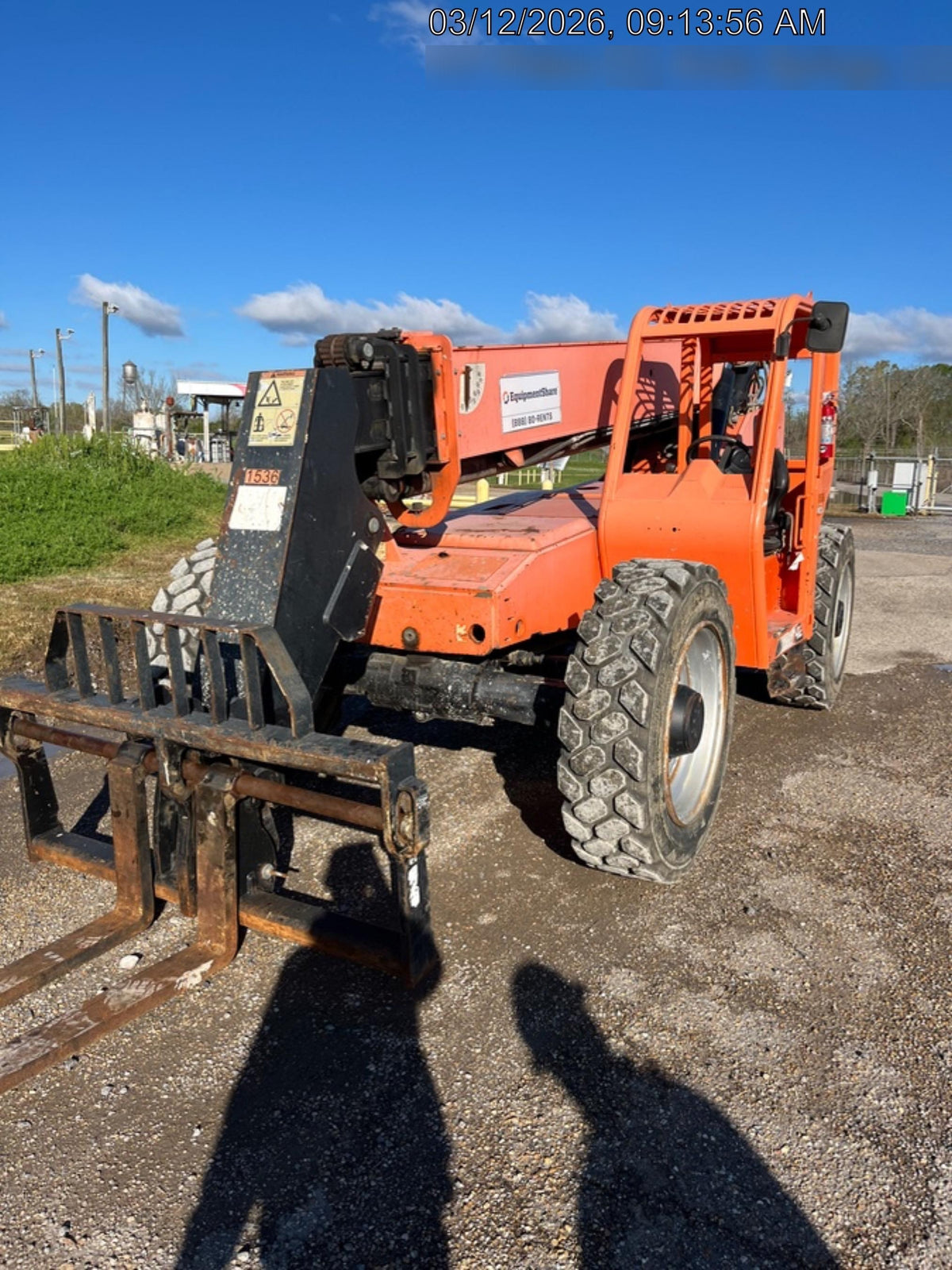 2016 JLG 8042