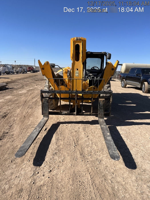 2019 JCB 512-56 Canopy, 109 HP, Solid Tires, STD Worklight, Beacon, Aux Hydraulics, Lifting Eye, Back up Alarm w/66" Carriage/60" Forks