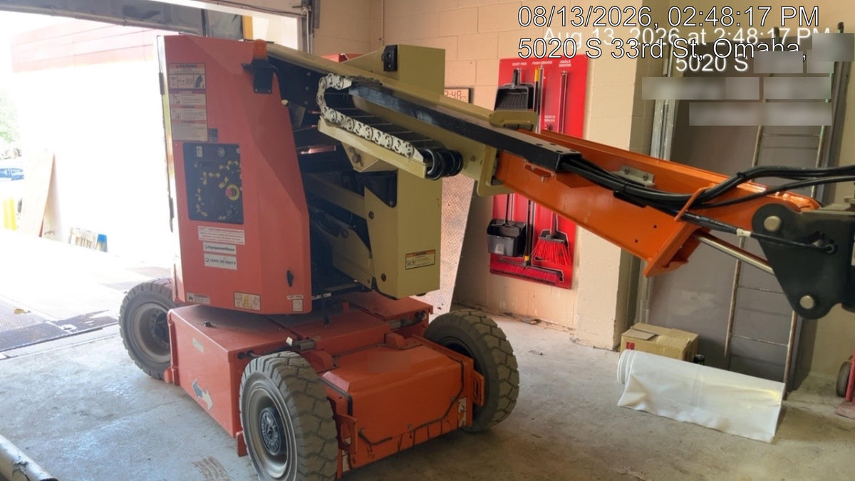 2019 JLG E300AJP
