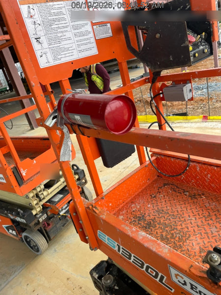 2022 JLG ES1330L