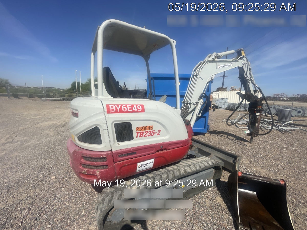 2022 TAKEUCHI TB235-2R