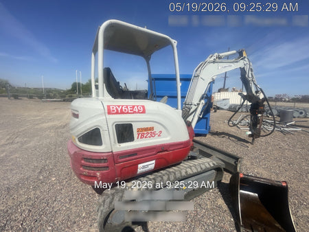 2022 TAKEUCHI TB235-2R