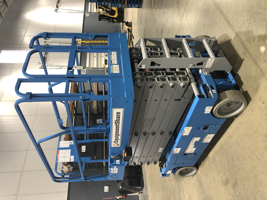 2019 Genie GS-4047 Folding rails with half height swing gate