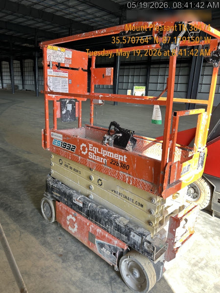 2022 JLG ES1932