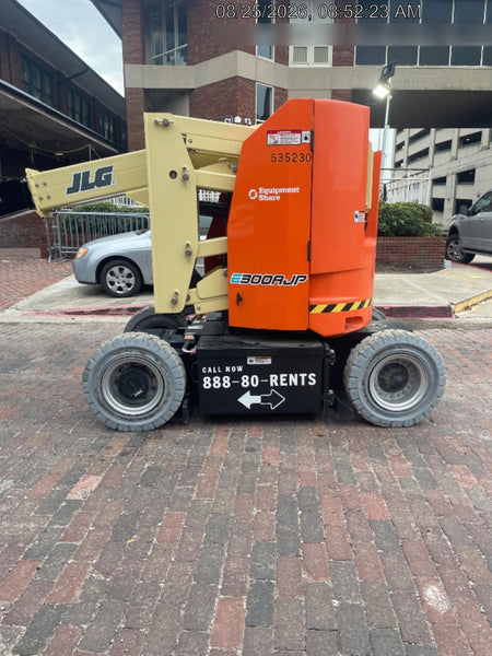 2025 JLG E300AJP