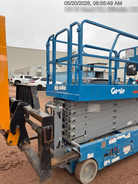 2019 Genie GS-4047 Folding rails with half height swing gate
