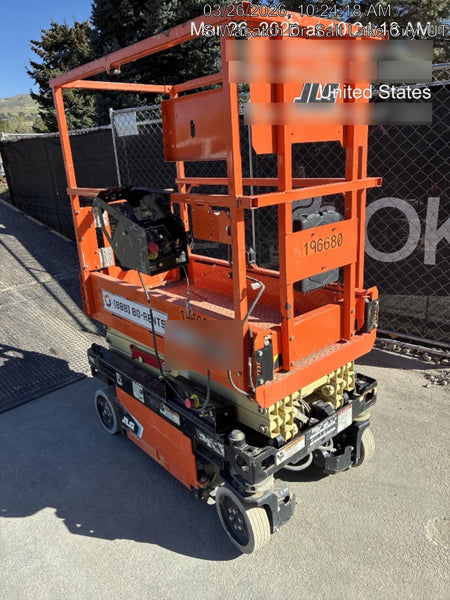 2021 JLG ES1330L