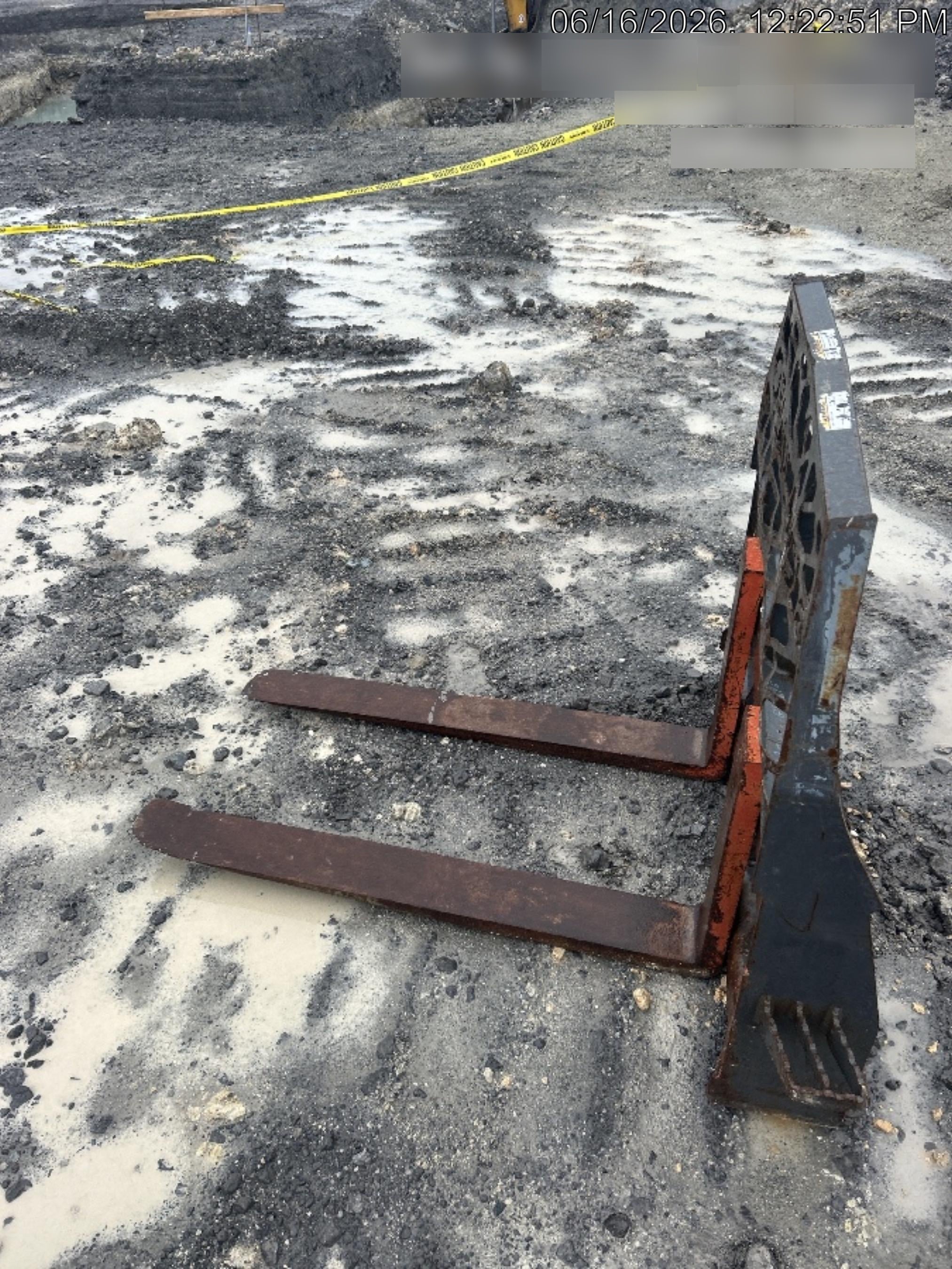 2020 EMKAY 48" Pallet Forks - Emkay